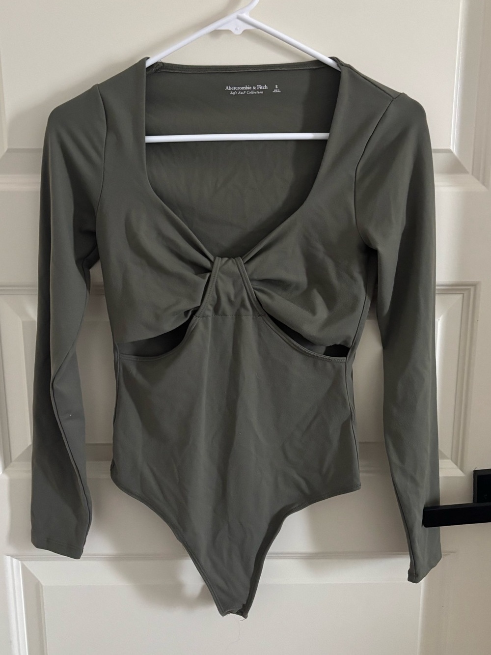 Abercrombie & Fitch Olive Twist-Cut Long Sleeve Bodysuit